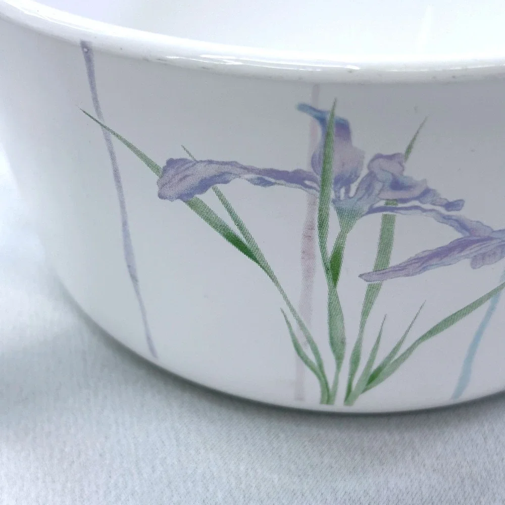 Vintage Corning Ware Shadow Iris Saucepan 1.5L Lid White Floral Cookware